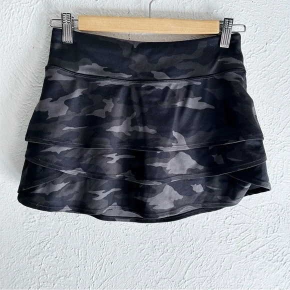 Athleta Girl Swing Skort Size Large Camo Black Gray Layered - Picture 2 of 6